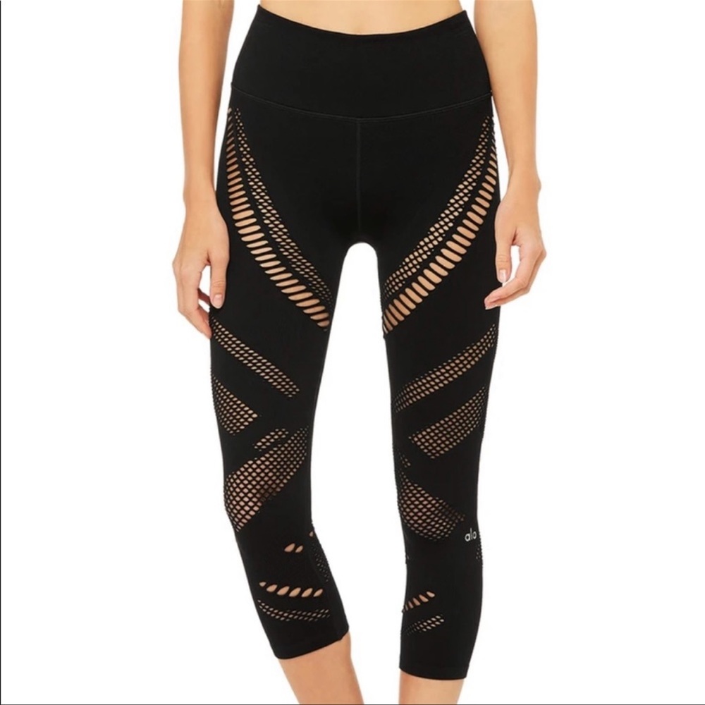 Alo Yoga radiance seem less capris small